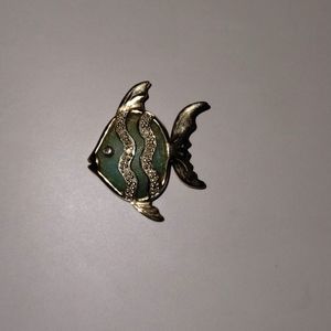 Jade and gold fish pendant